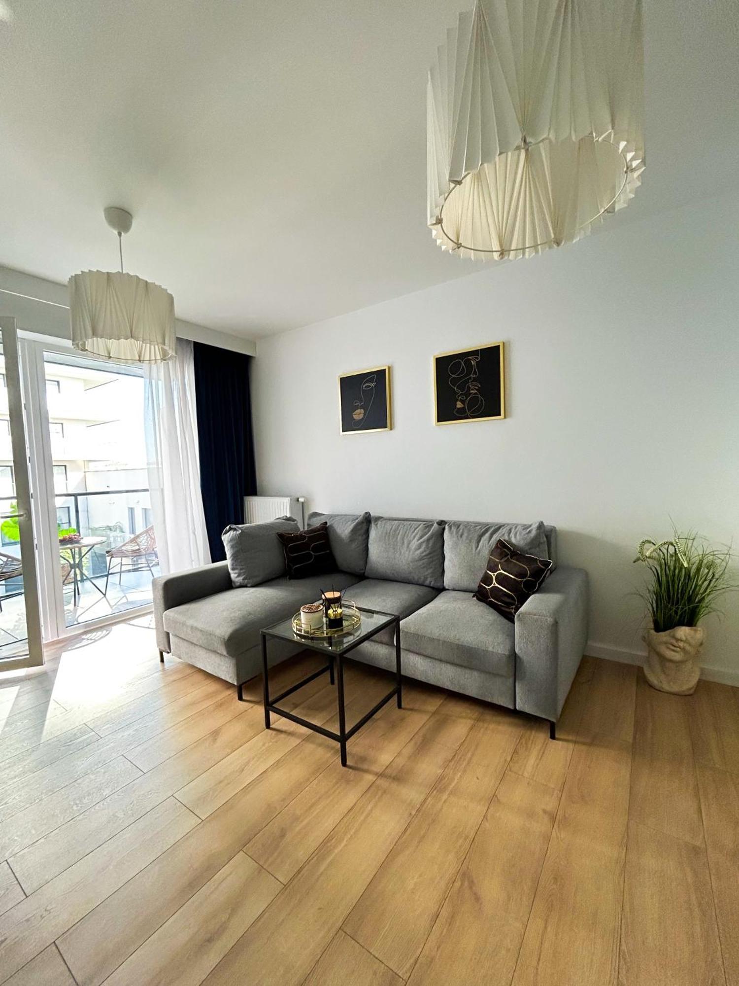 Lumina Stylish 3-Room Apart With Balcony Lodz  Luaran gambar