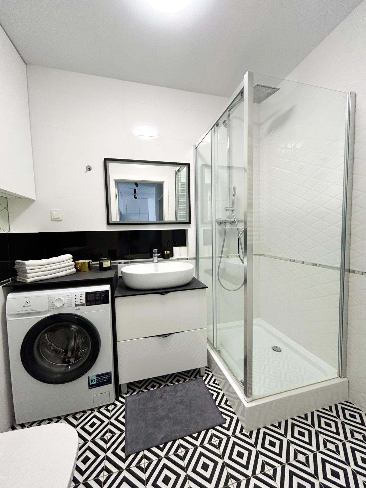 Lumina Stylish 3-Room Apart With Balcony Lodz  Luaran gambar