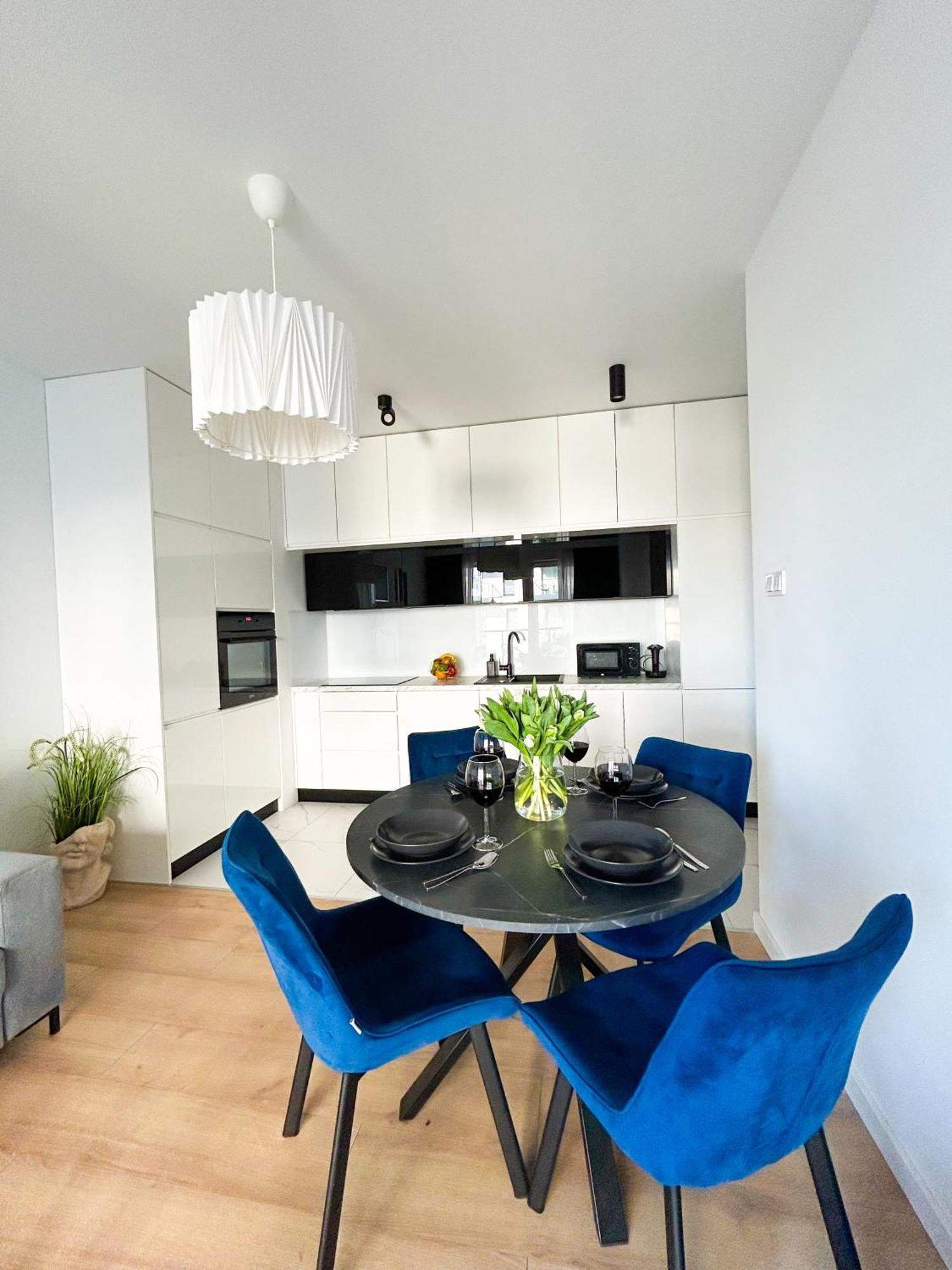Lumina Stylish 3-Room Apart With Balcony Lodz  Luaran gambar