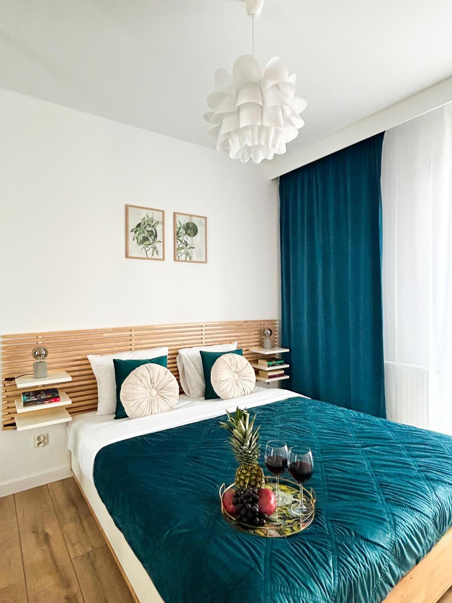 Lumina Stylish 3-Room Apart With Balcony Lodz  Luaran gambar