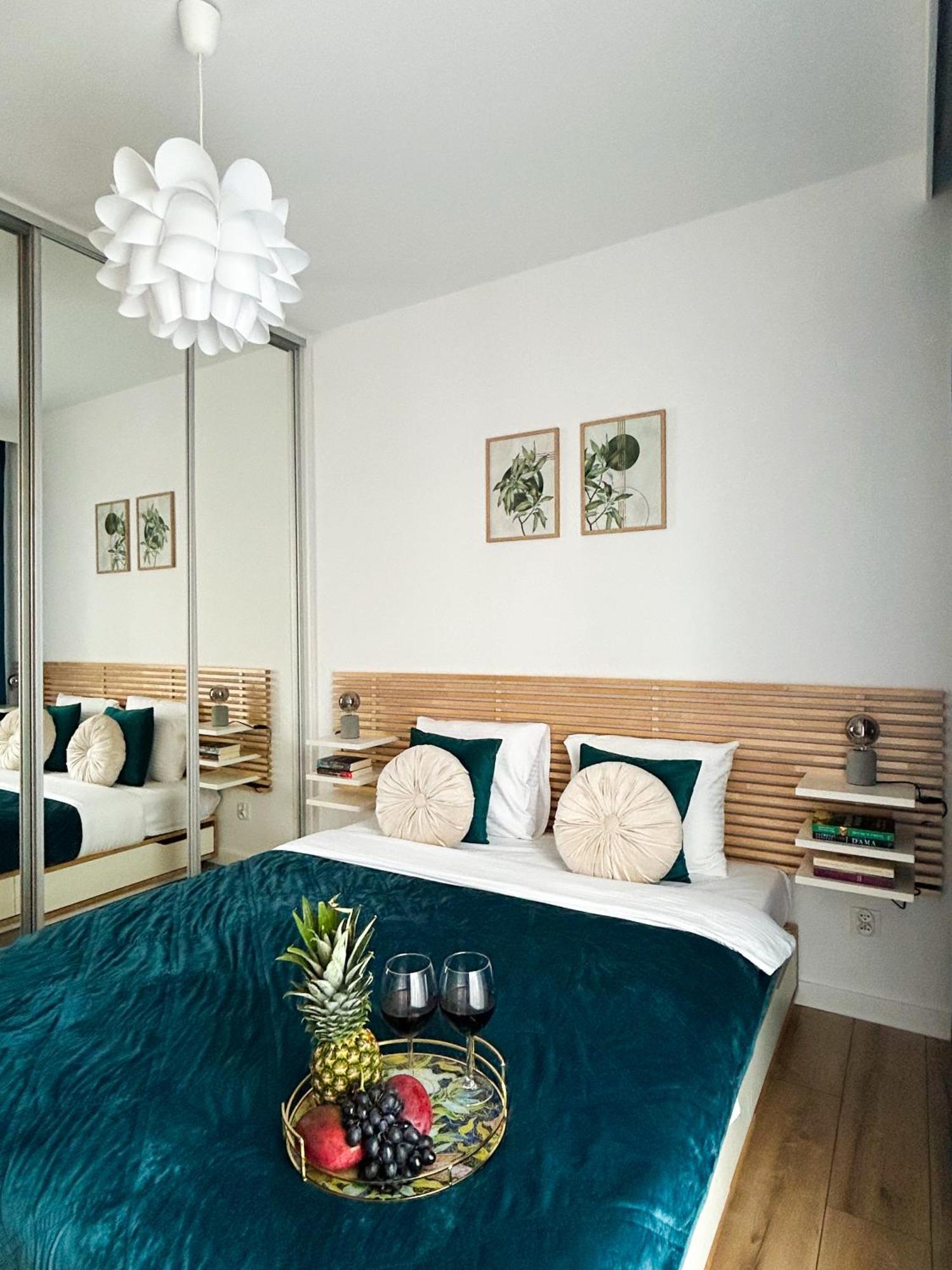 Lumina Stylish 3-Room Apart With Balcony Lodz  Luaran gambar